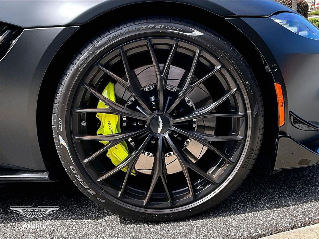 Used 2022 Aston Martin V8 Vantage Coupe RWD image 29