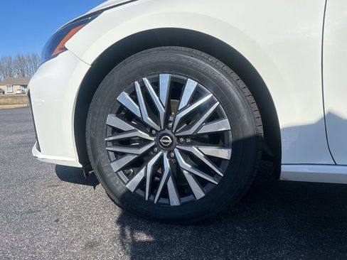 Used 2025 Nissan Altima 2.5 SV image 32