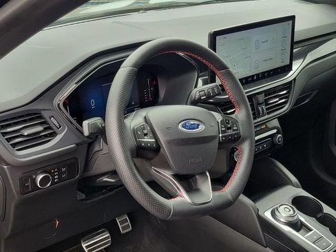 Used 2023 Ford Escape ST-Line w/ Tech Pack #1 AWD/4WD image 9