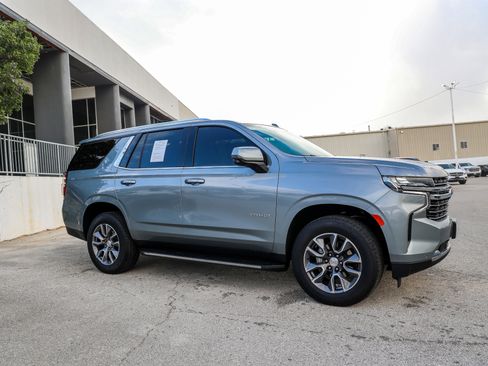 Used 2024 Chevrolet Tahoe LT w/ Luxury Package image 7