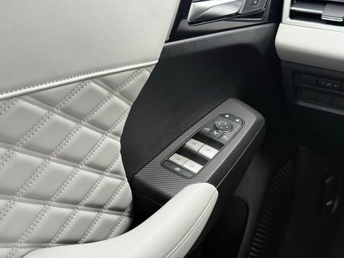 New 2025 Mitsubishi Outlander SEL image 8