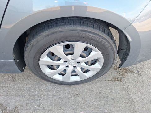 Used 2022 Toyota Corolla LE image 11