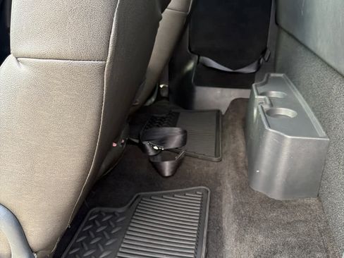 Used 2003 Chevrolet S10 Pickup LS image 10