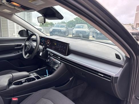 Used 2025 Hyundai Sonata SEL FWD image 18