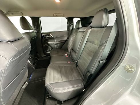 Used 2023 Mitsubishi Outlander SE AWD/4WD image 24