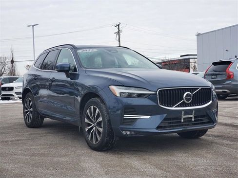 Used 2023 Volvo XC60 B5 Core w/ Climate Package image 3