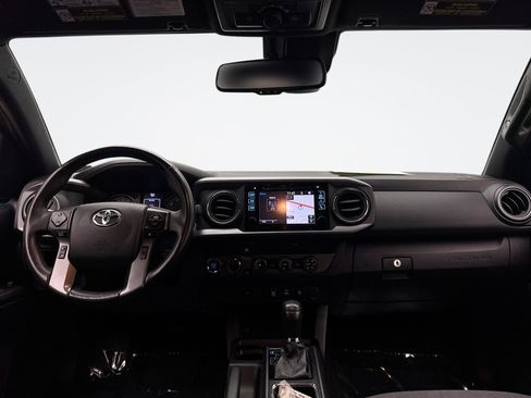 Used 2019 Toyota Tacoma TRD Off-Road image 14