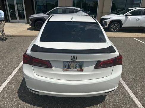 Used 2017 Acura TLX V6 w/ Technology Package FWD image 4