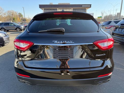 Used 2017 Maserati Levante image 3