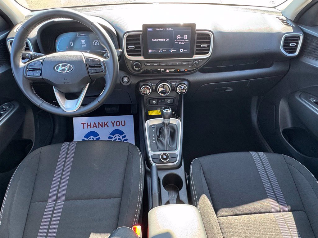 Used 2024 Hyundai Venue SEL FWD image 14