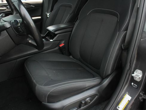 Used 2022 Jeep Grand Cherokee Laredo w/ Luxury Tech Group I AWD/4WD image 16
