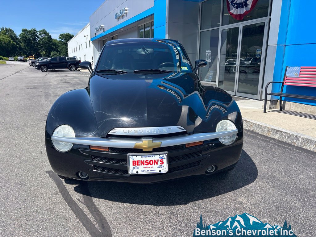 Used 2004 Chevrolet SSR w/ Preferred Equipment Group RWD image 3