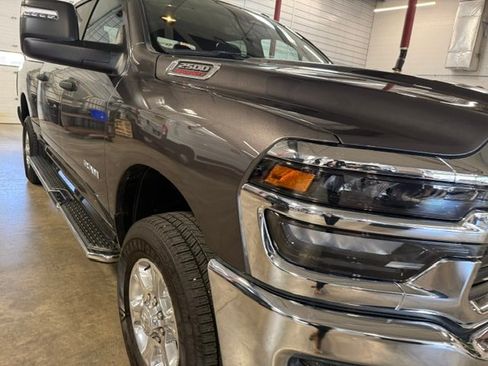 Used 2025 RAM 2500 Big Horn AWD/4WD image 3