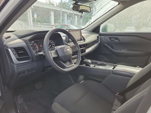 Used 2025 Nissan Rogue S FWD image 10