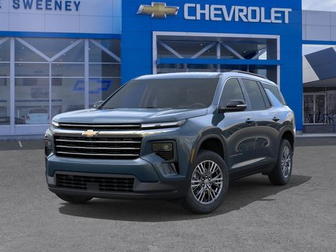 New 2026 Chevrolet Traverse LT w/ Driver Confidence Package FWD image 6