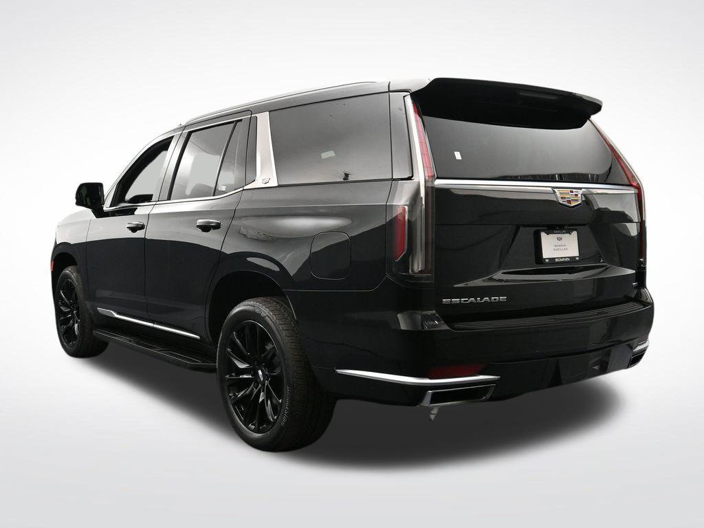 Used 2022 Cadillac Escalade Luxury w/ LPO, Illumination Package AWD/4WD image 3