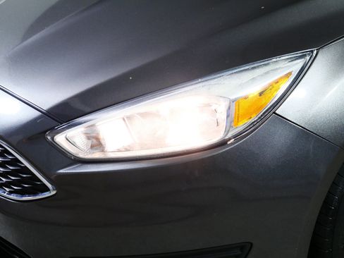Used 2015 Ford Focus S FWD image 16