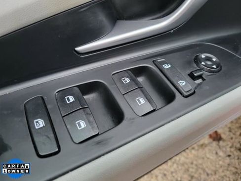 Used 2023 Hyundai Elantra Limited w/ Cargo Package image 14