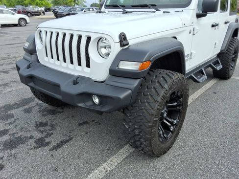 Used 2018 Jeep Wrangler Unlimited Sport AWD/4WD image 9