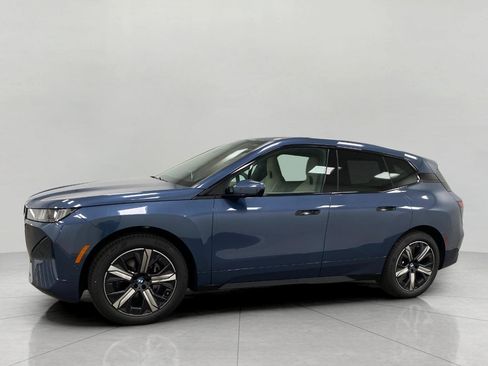 New 2026 BMW iX xDrive45 image 8