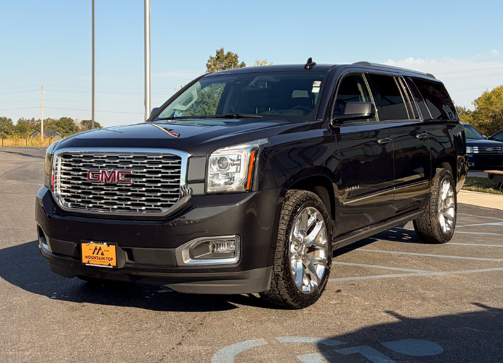 Used 2020 GMC Yukon XL Denali w/ Denali Ultimate Package AWD/4WD image 19