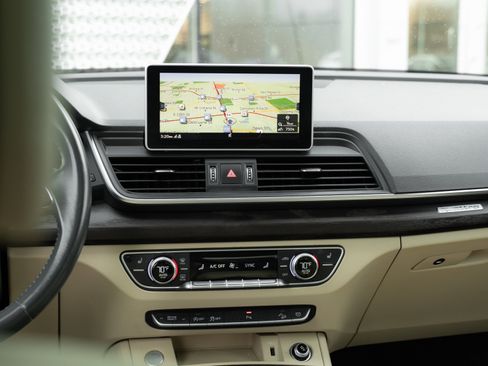 Used 2018 Audi Q5 2.0T Premium Plus w/ Premium Plus Package image 28