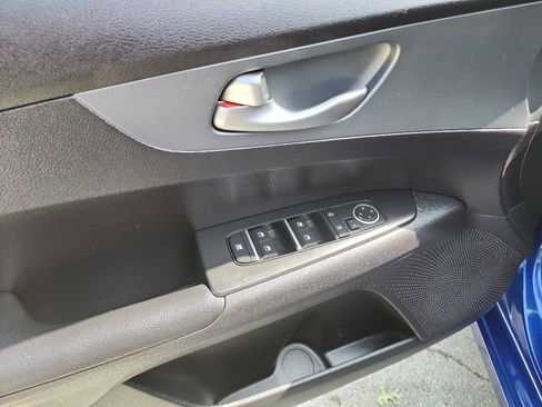 Used 2021 Kia Forte LXS FWD image 16