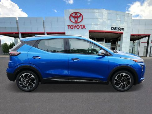 Used 2022 Chevrolet Bolt EUV Premier w/ Super Cruise Package FWD image 4