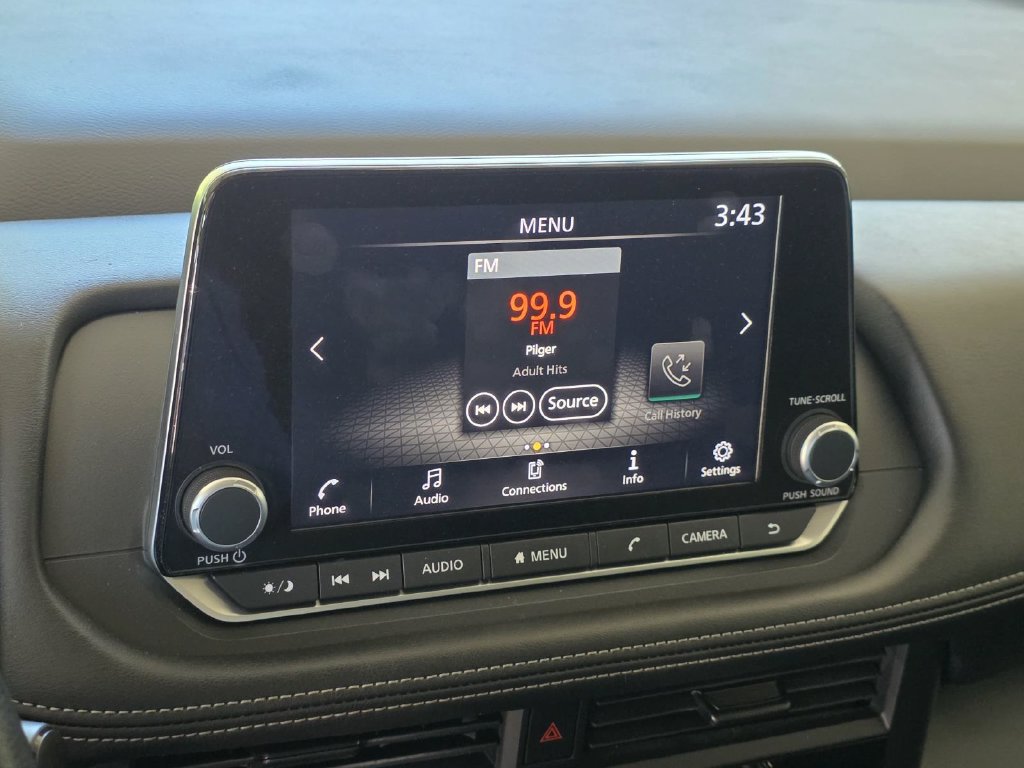 Used 2024 Nissan Rogue S FWD image 15