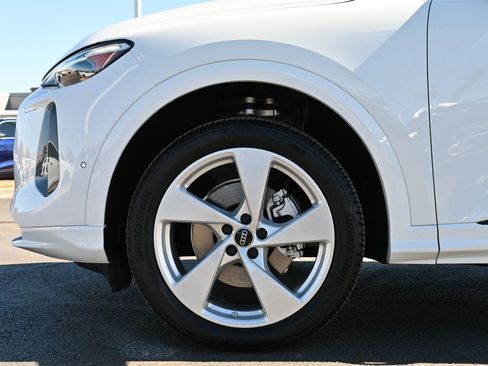 New 2025 Audi Q5 Premium Plus image 23