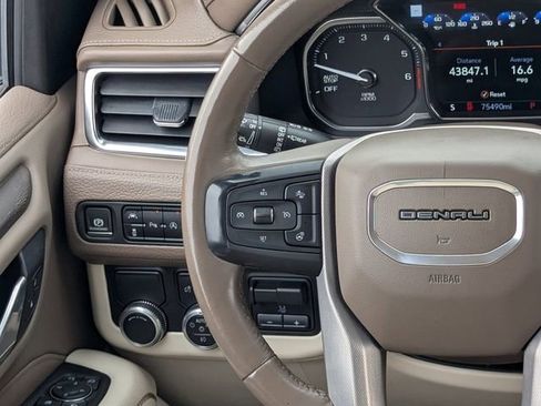 Used 2021 GMC Yukon Denali w/ Denali Premium Package image 19