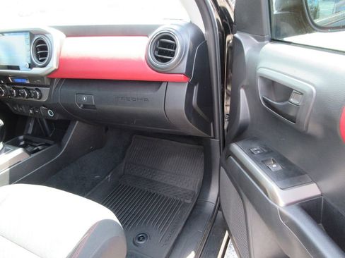 Used 2023 Toyota Tacoma SR5 w/ Technology Package AWD/4WD image 19