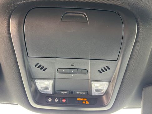Used 2024 Buick Enclave Essence w/ Sport Touring Edition FWD image 21