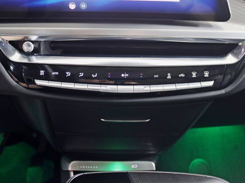 Used 2024 Cadillac Lyriq Sport image 26