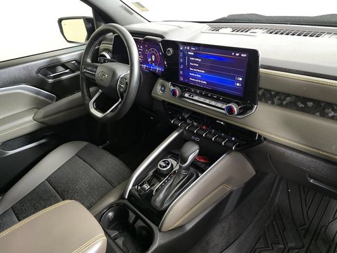 Used 2024 Chevrolet Colorado ZR2 w/ Technology Package AWD/4WD image 11
