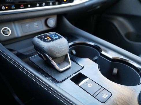 Certified 2022 Nissan Rogue SL w/ SL Premium Package image 24