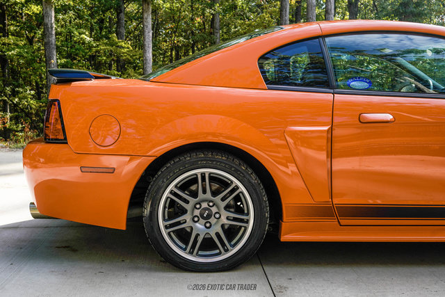 Used 2004 Ford Mustang Mach 1 RWD image 9