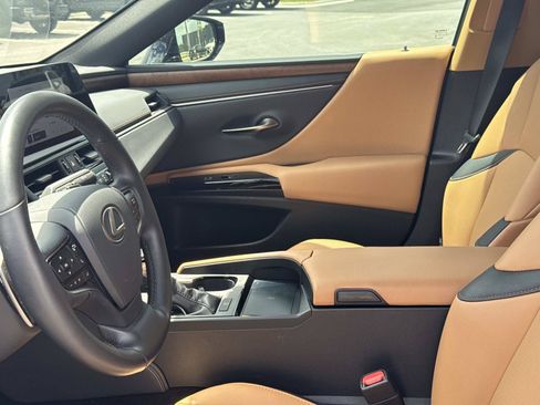 Certified 2025 Lexus ES 350 w/ Premium Package FWD image 14