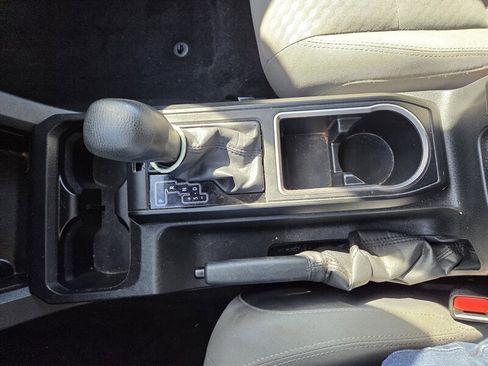 Used 2022 Toyota Tacoma SR image 18