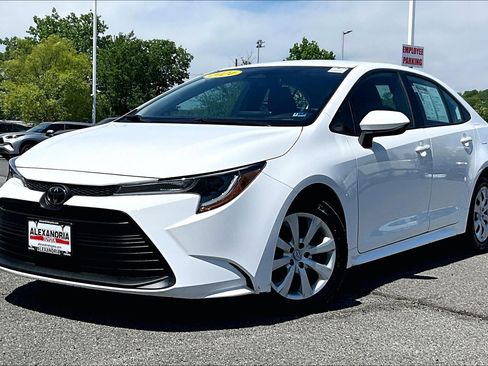 Used 2024 Toyota Corolla LE FWD image 1