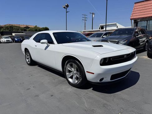 Used 2018 Dodge Challenger SXT RWD image 8