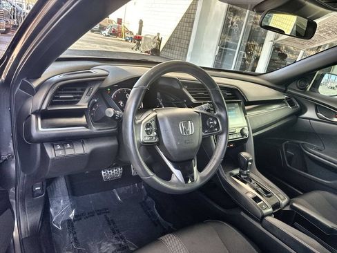 Used 2021 Honda Civic Sport image 2