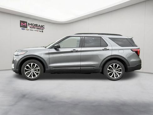 Used 2025 Ford Explorer ST-Line AWD/4WD image 5