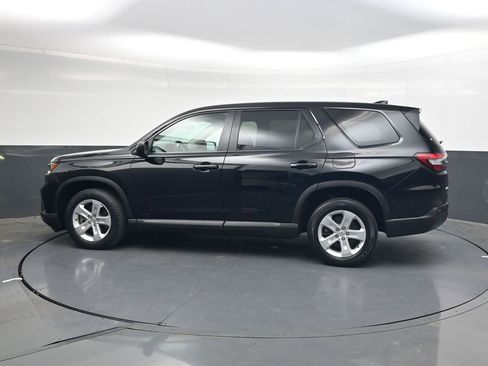 Used 2023 Honda Pilot LX image 7