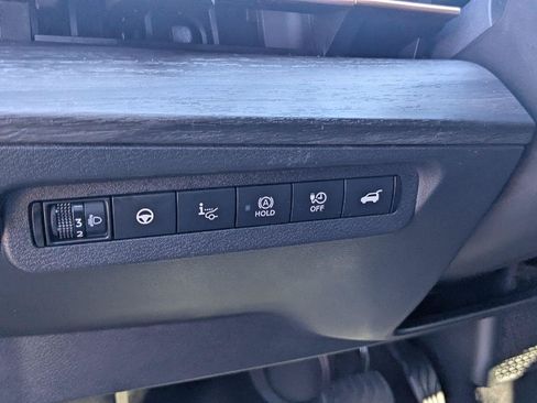 Used 2023 Nissan Ariya AWD/4WD image 21