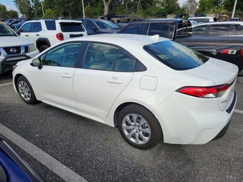 Used 2025 Toyota Corolla LE FWD image 7