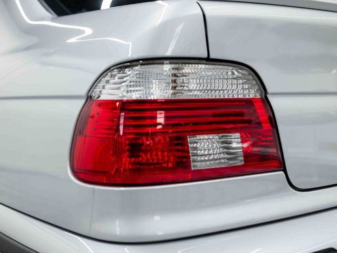 Used 2003 BMW M5 RWD image 30