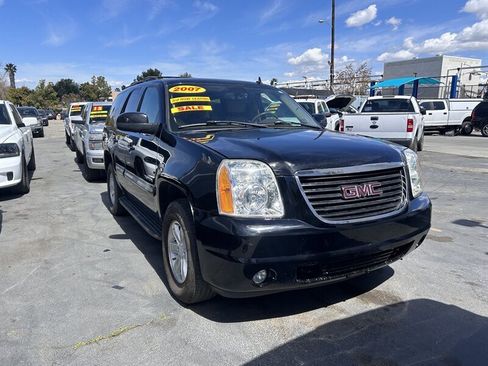 Used 2007 GMC Yukon SLT w/ SLT Preferred Equipment Group image 3