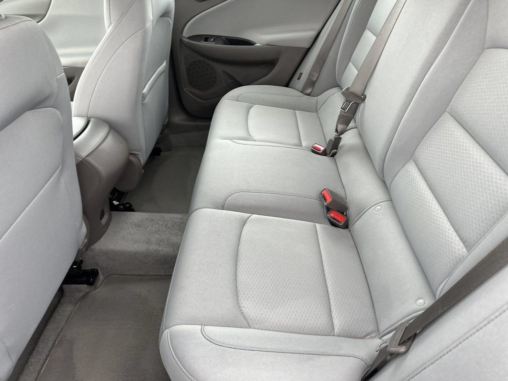 Used 2024 Chevrolet Malibu LS FWD image 17