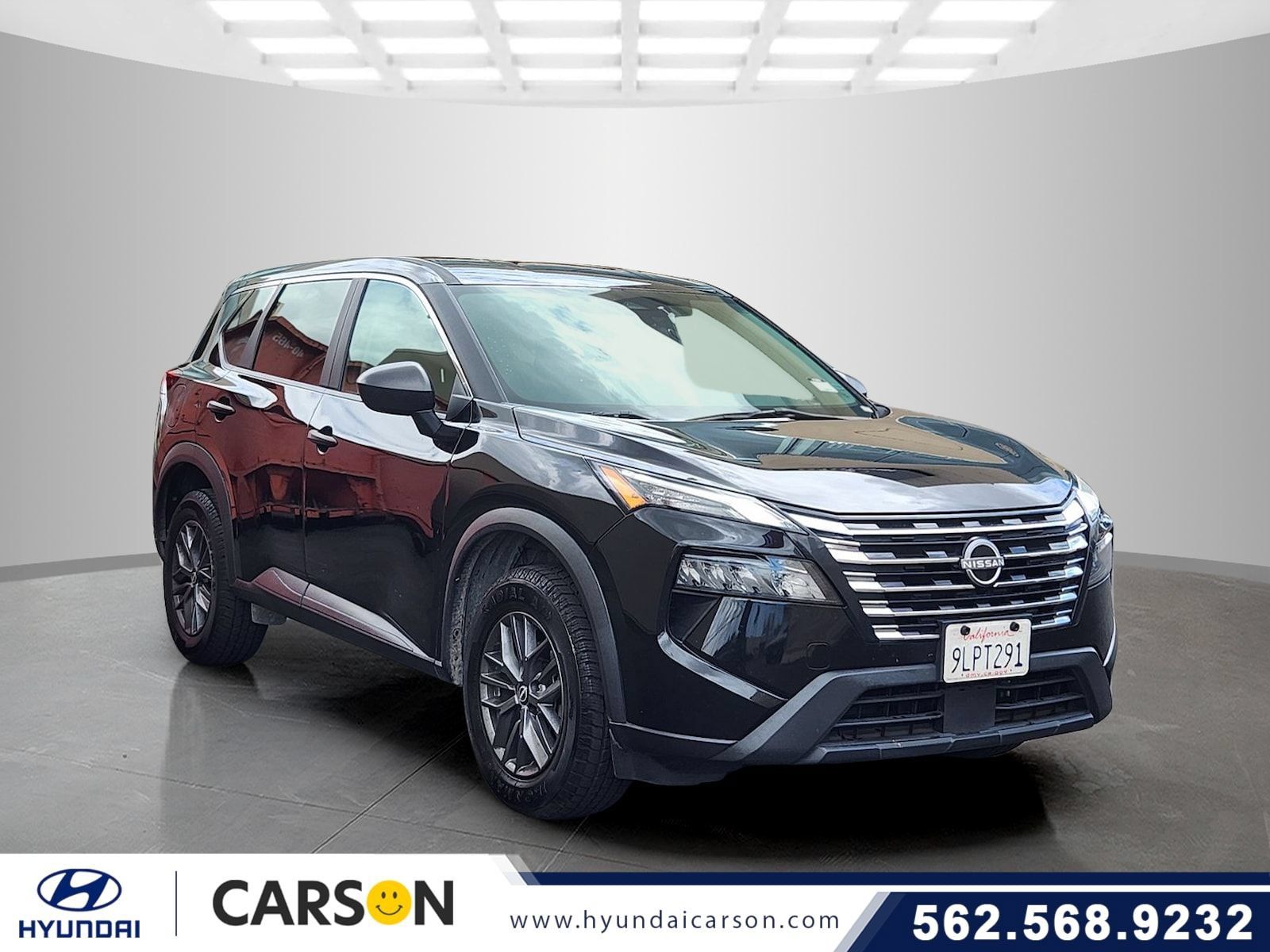 Used 2024 Nissan Rogue S FWD image 1